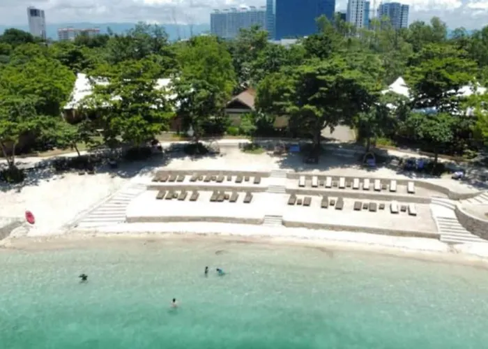 Mactan Newtow Enjoy Family Staycation *